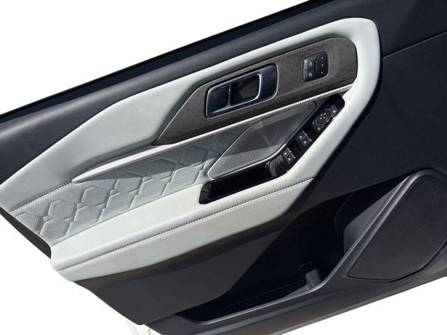 2025 Ford Explorer Platinum®