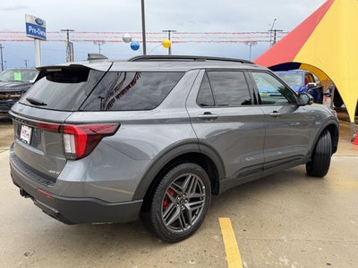 2025 Ford Explorer ST-Line