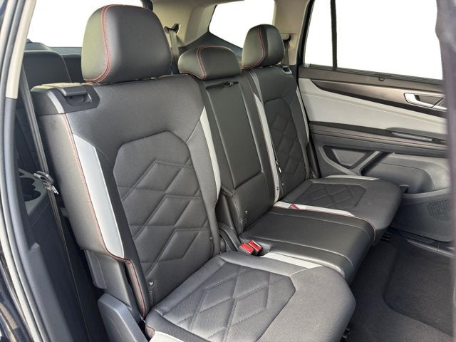 2024 Volkswagen Atlas 2.0T Peak Edition SEL