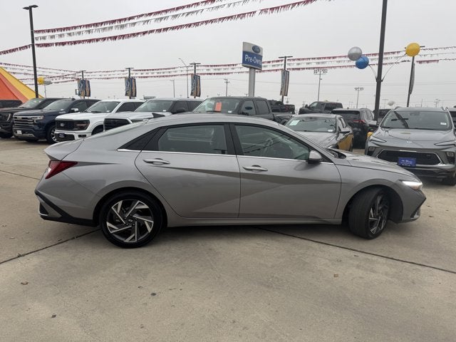 2025 Hyundai ELANTRA Limited