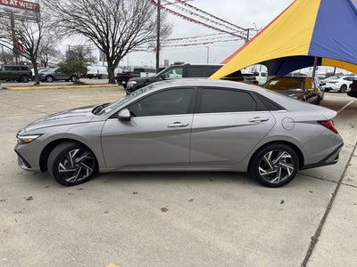 2024 Hyundai ELANTRA SEL