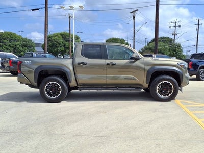 2026 Toyota Tacoma 4WD TRD OFF ROAD HYBR