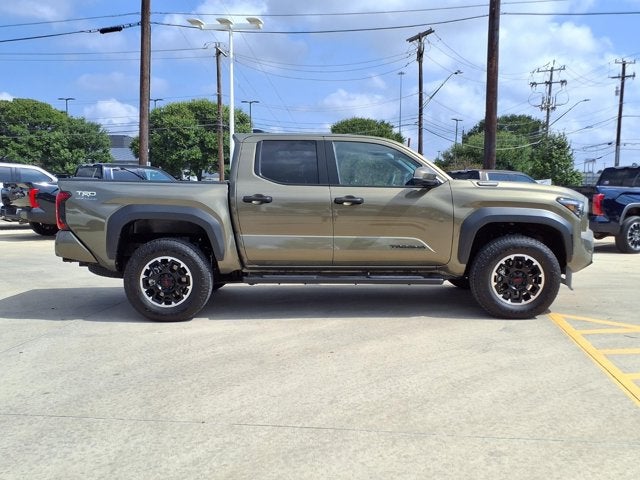2026 Toyota Tacoma 4WD TRD OFF ROAD HYBR