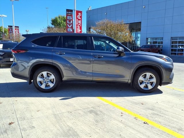2024 Toyota Highlander LE