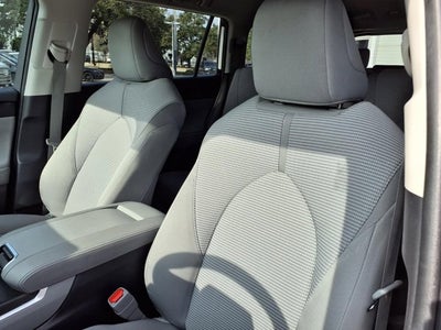 2022 Toyota Highlander LE