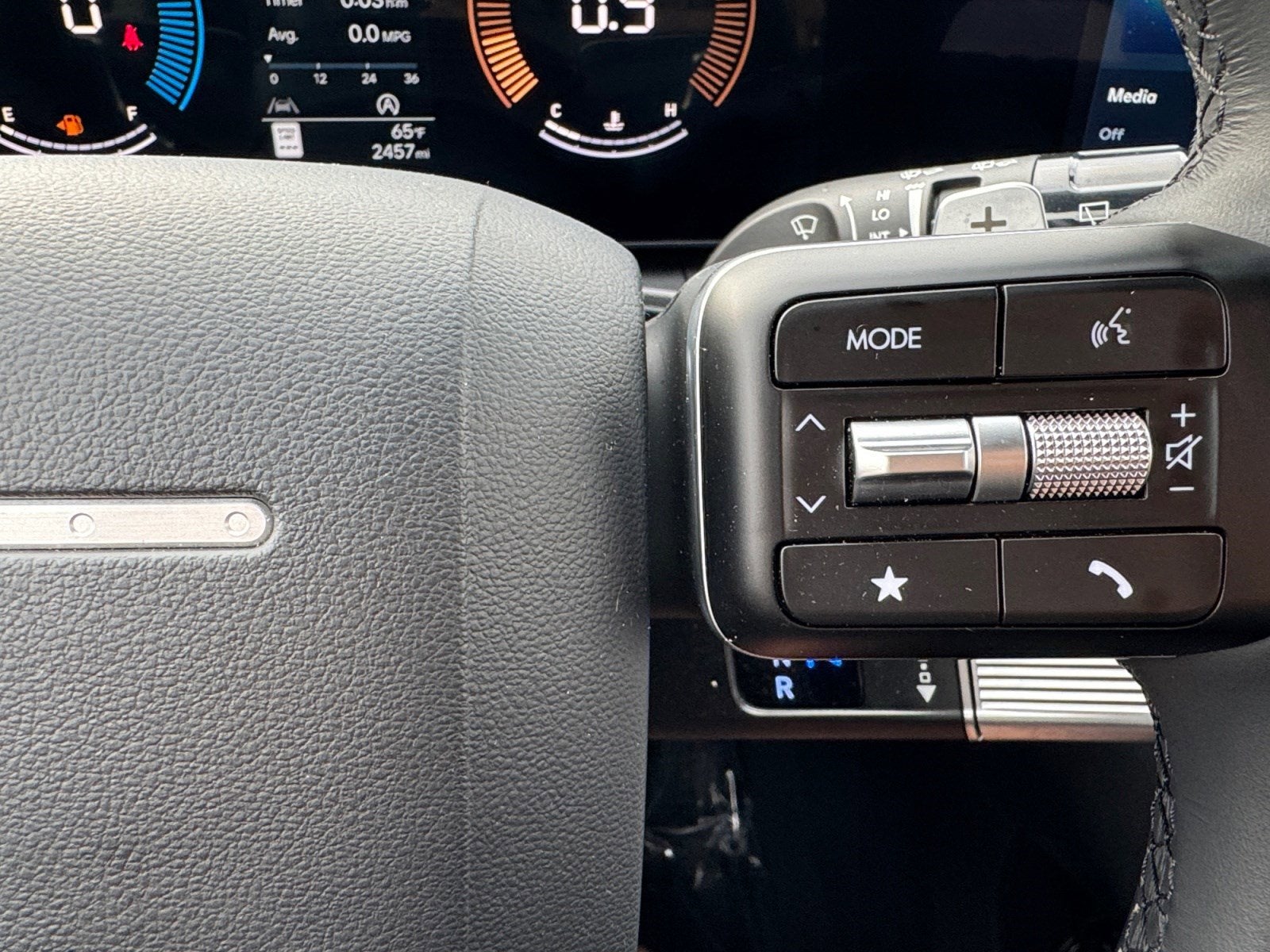 2025 Hyundai SANTA FE SE