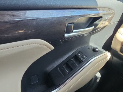 2023 Toyota Highlander Hybrid Platinum