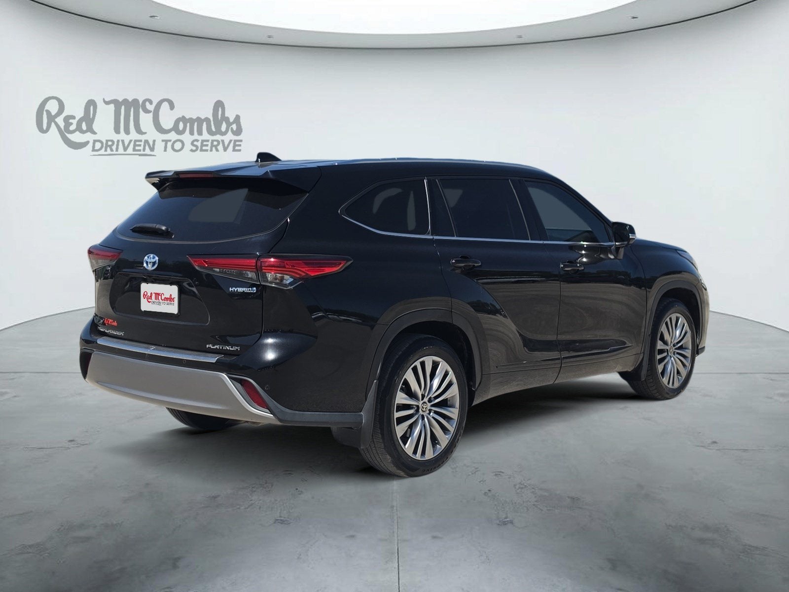 2023 Toyota Highlander Hybrid Platinum