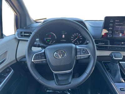 2023 Toyota Sienna XLE