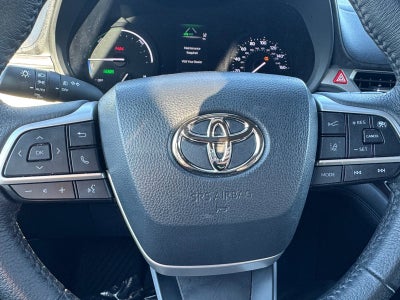 2023 Toyota Sienna XLE