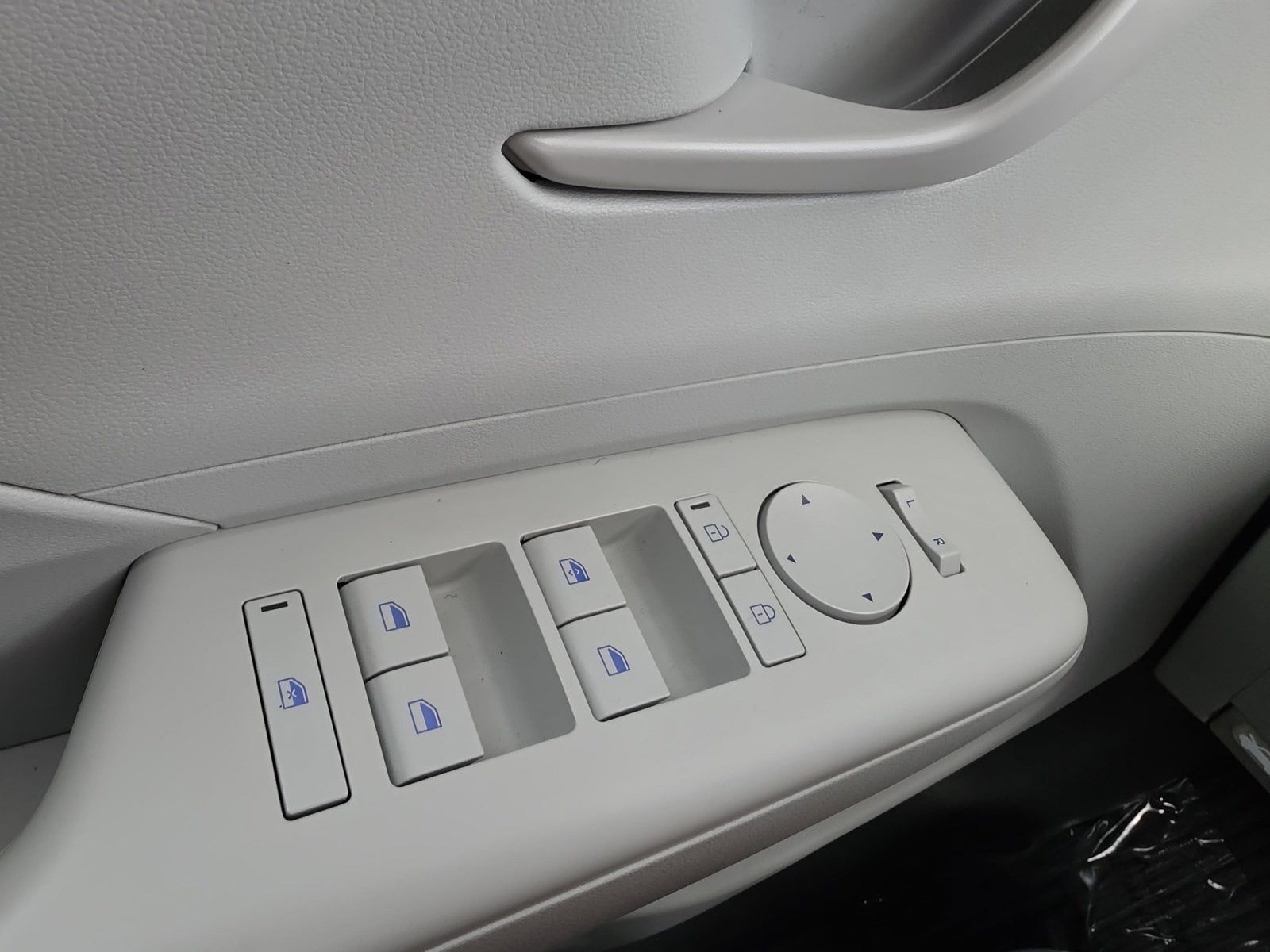 2024 Hyundai KONA ELECTRIC SEL