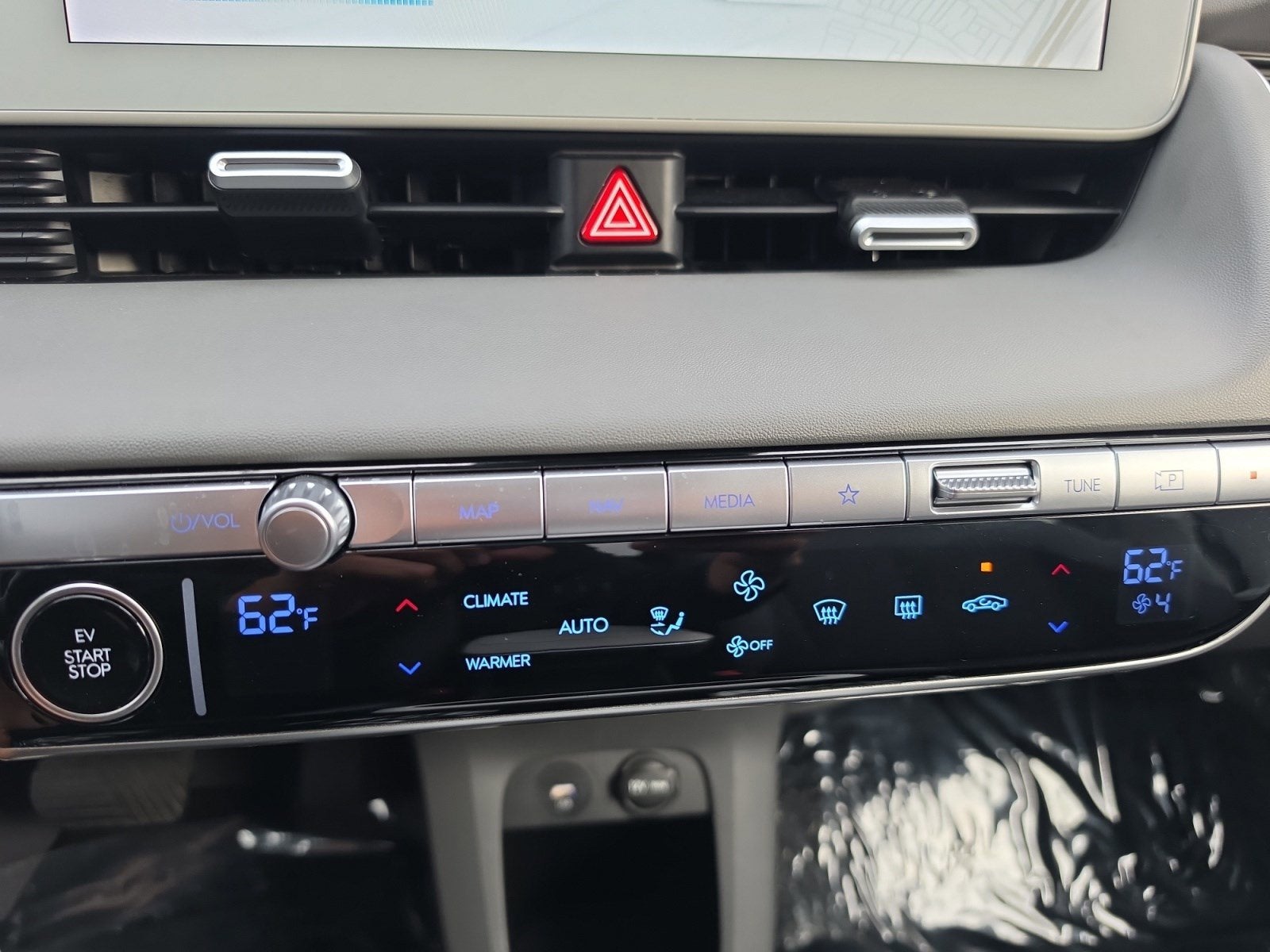 2024 Hyundai IONIQ 5 SEL - Photo 18