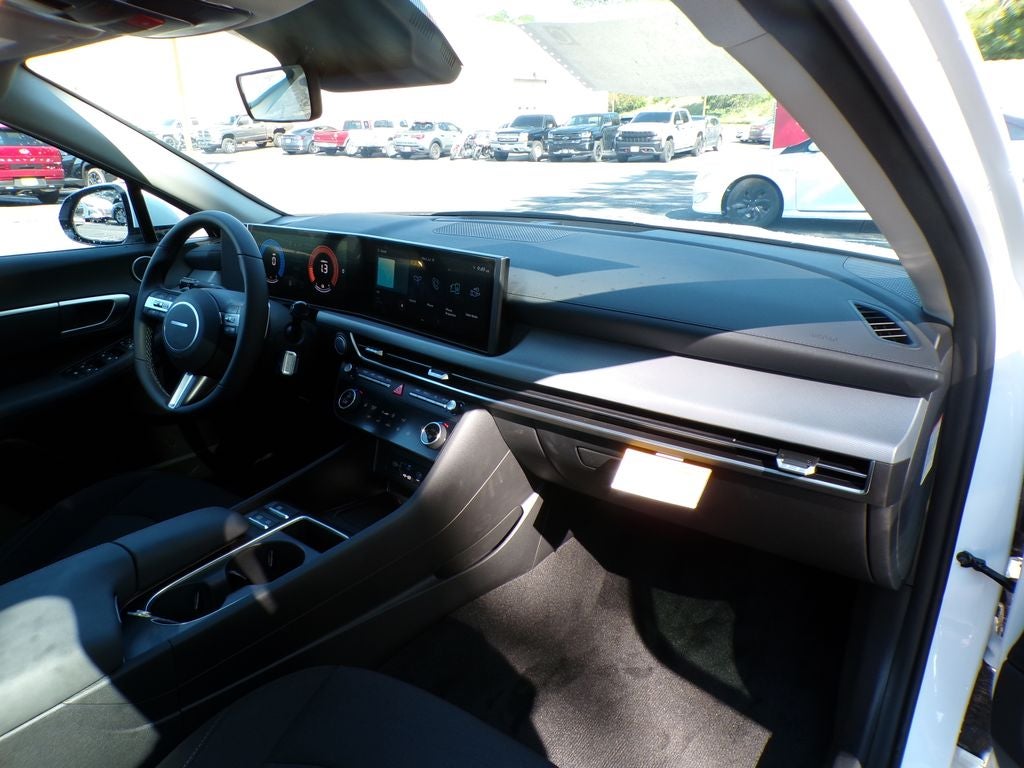 2026 Hyundai SONATA HYBRID SEL