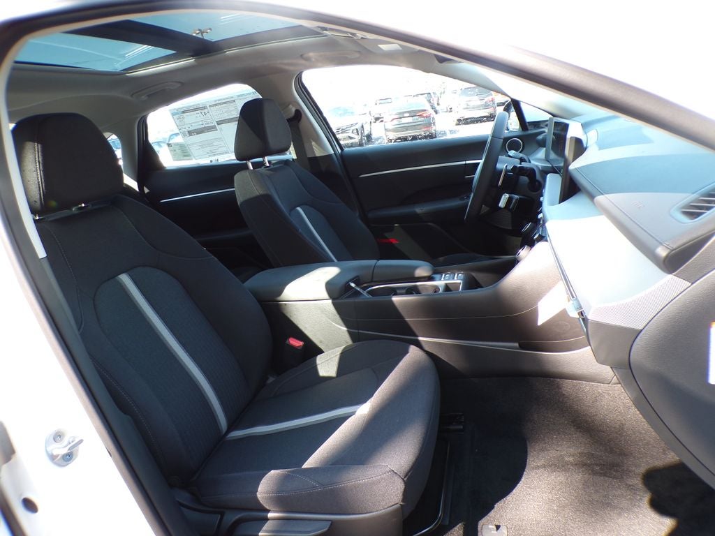 2026 Hyundai SONATA HYBRID SEL