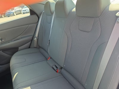 2024 Hyundai ELANTRA SE