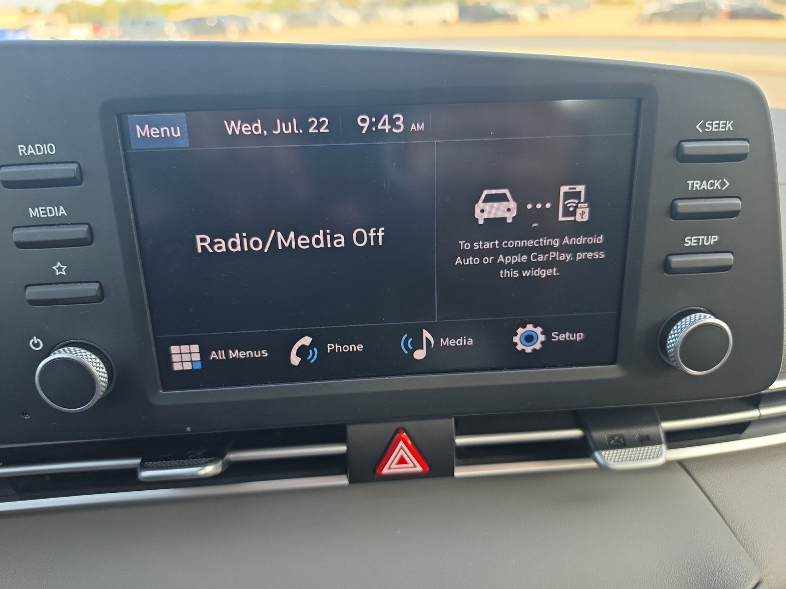 2024 Hyundai ELANTRA SE