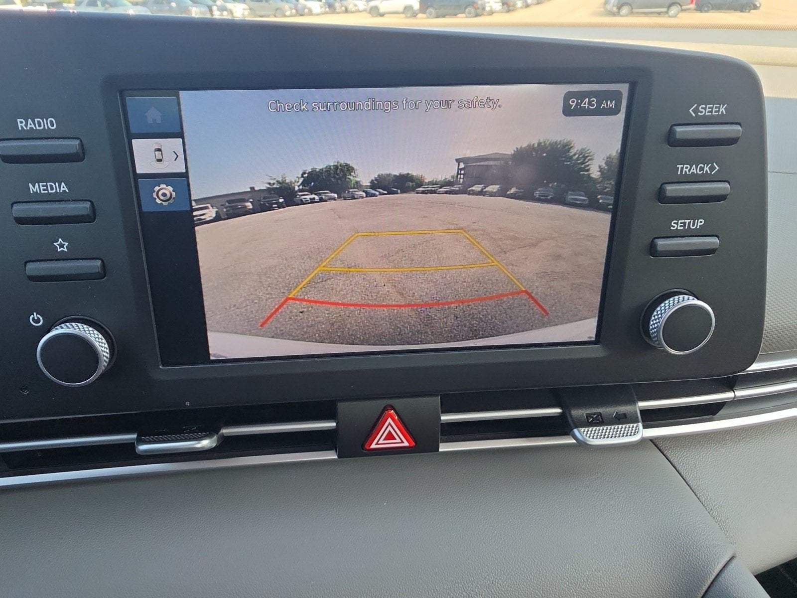 2024 Hyundai ELANTRA SE