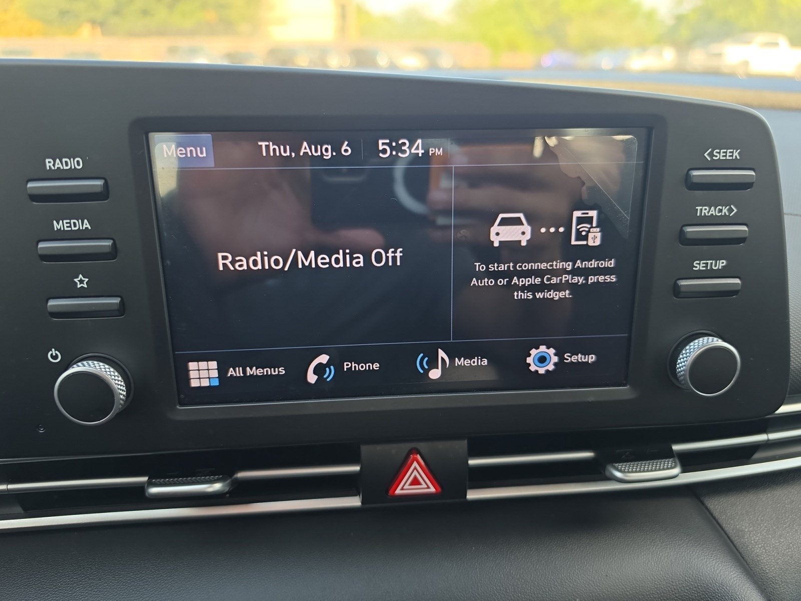 2024 Hyundai ELANTRA SE