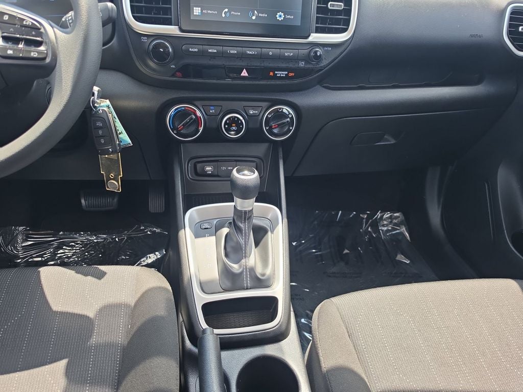 2025 Hyundai Venue SE - Photo 11