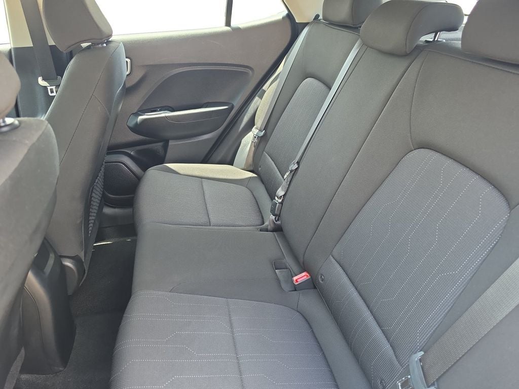 2025 Hyundai Venue SE - Photo 13