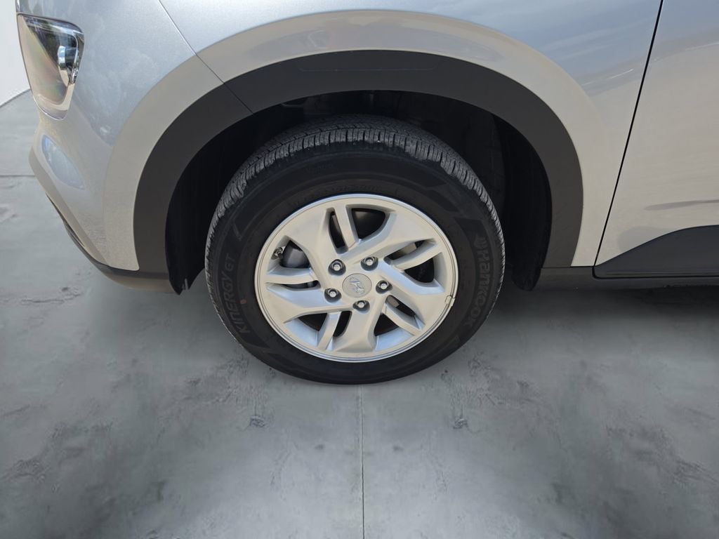 2025 Hyundai Venue SE - Photo 14