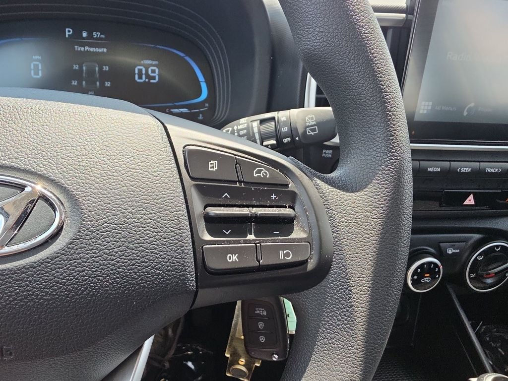 2025 Hyundai Venue SE - Photo 23