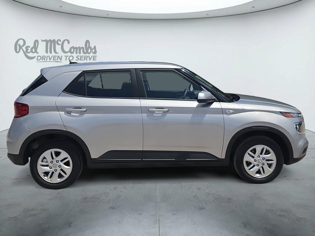 2025 Hyundai Venue SE - Photo 6