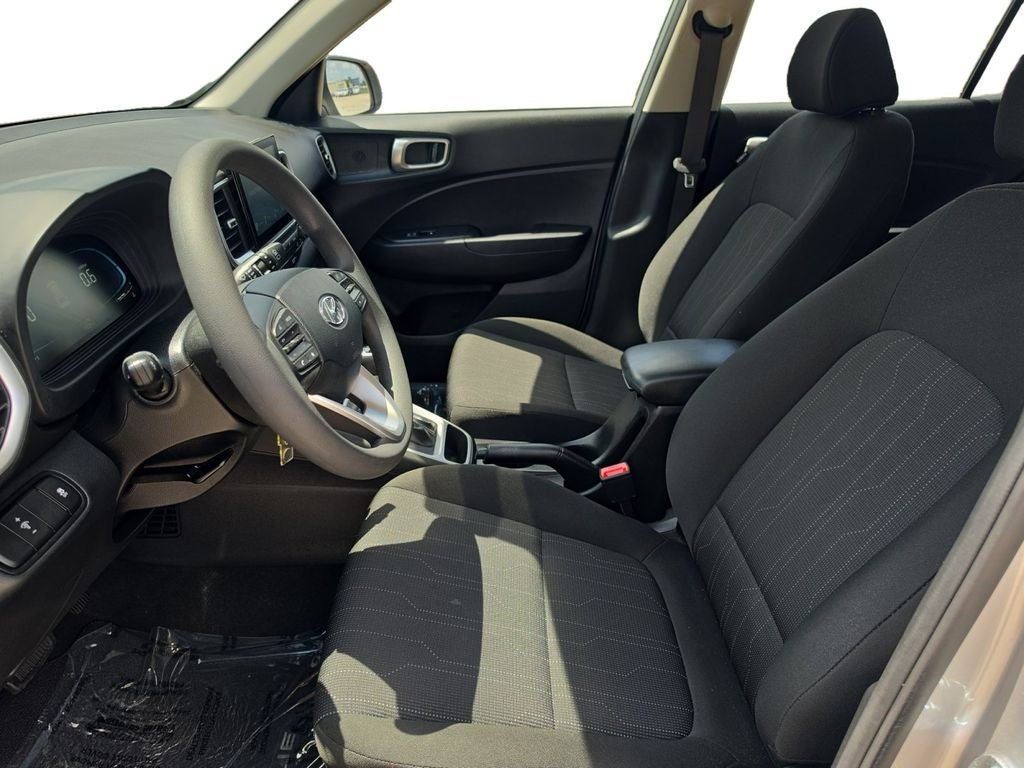 2025 Hyundai Venue SE - Photo 9