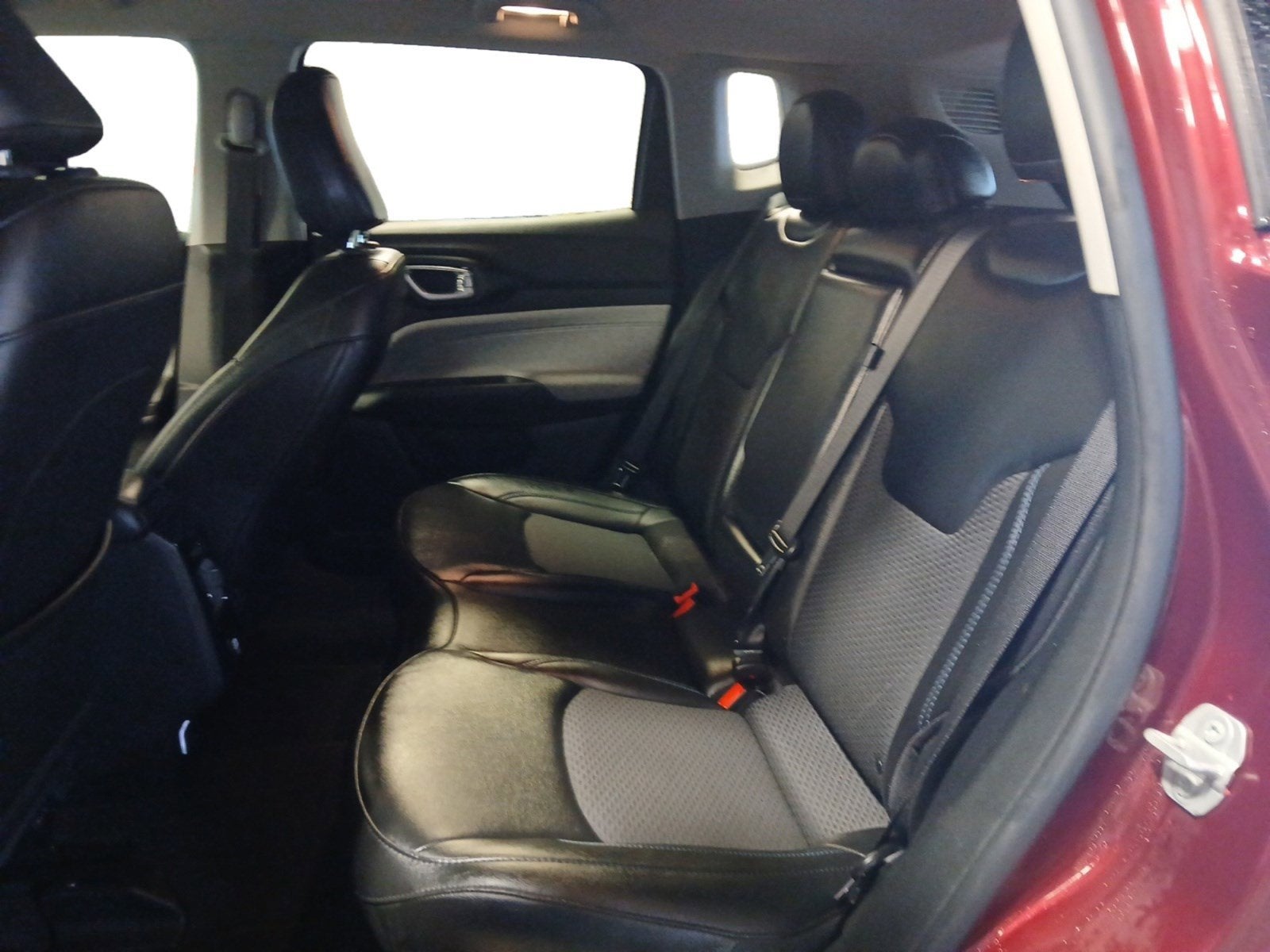 2022 Jeep Compass Latitude W/ REARVIEW CAMERA & KEYLESS ENTRY
