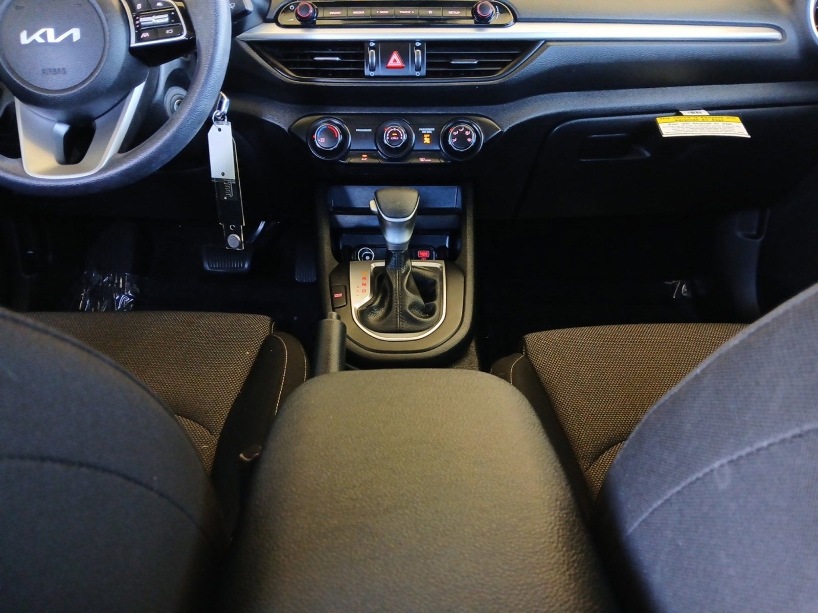 2024 Kia Forte LXS W/ BLIND SPOT COLLISION AVOIDANCE