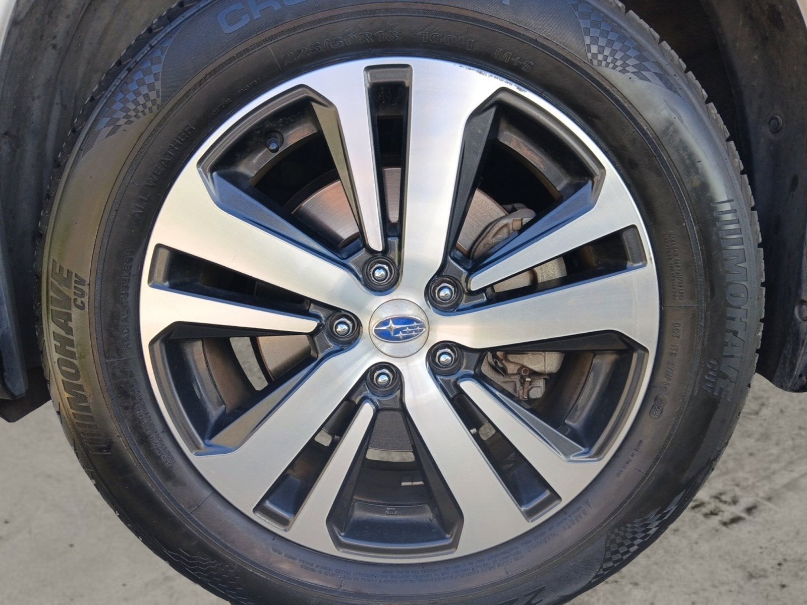 2019 Subaru Outback LIMITED W/ MOONROOF & NAVIGATION