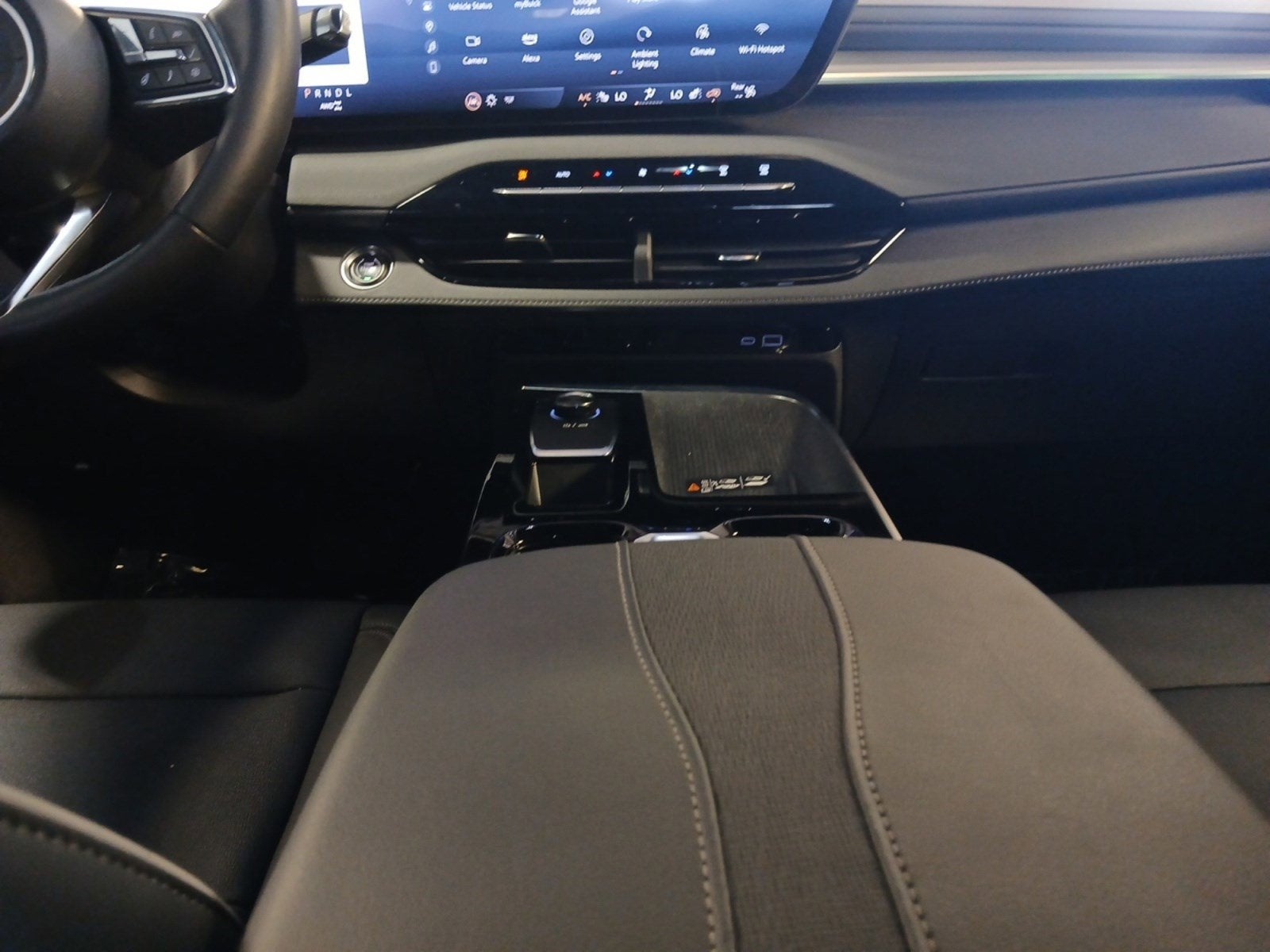 2025 Buick Enclave Preferred W/ HD SURROUND VISION & REMOTE START