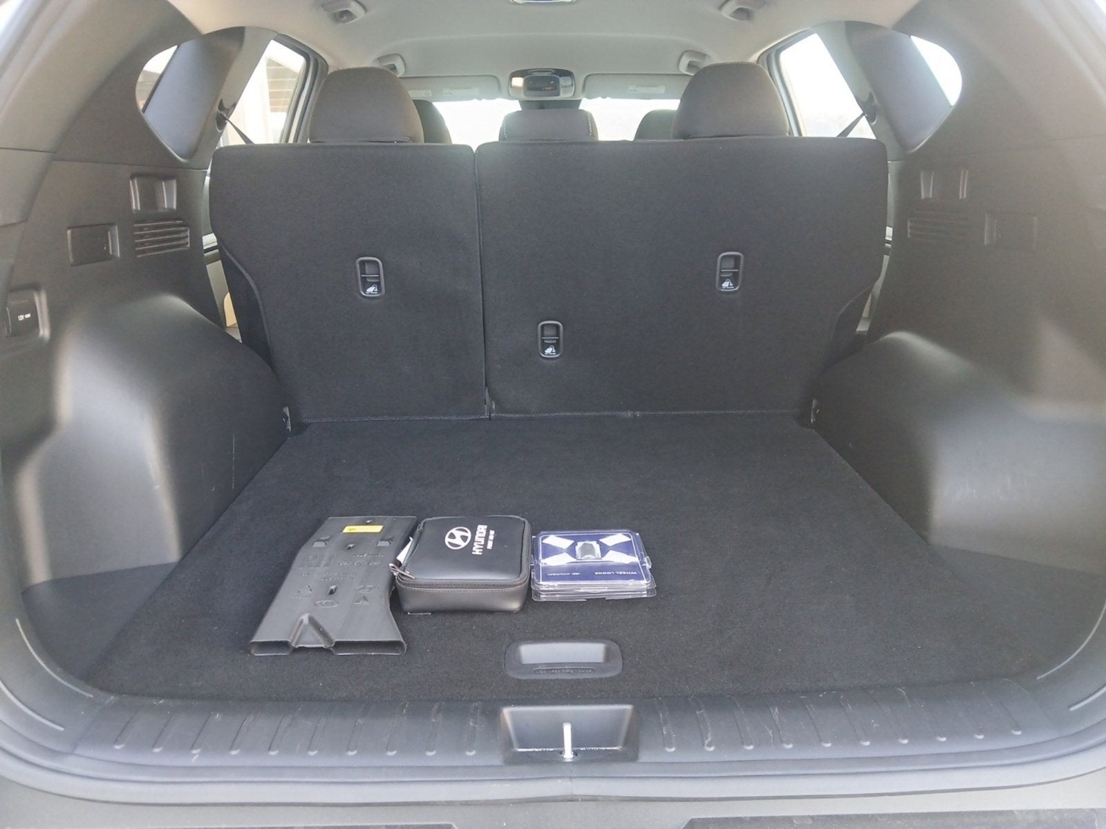 2023 Hyundai TUCSON SE