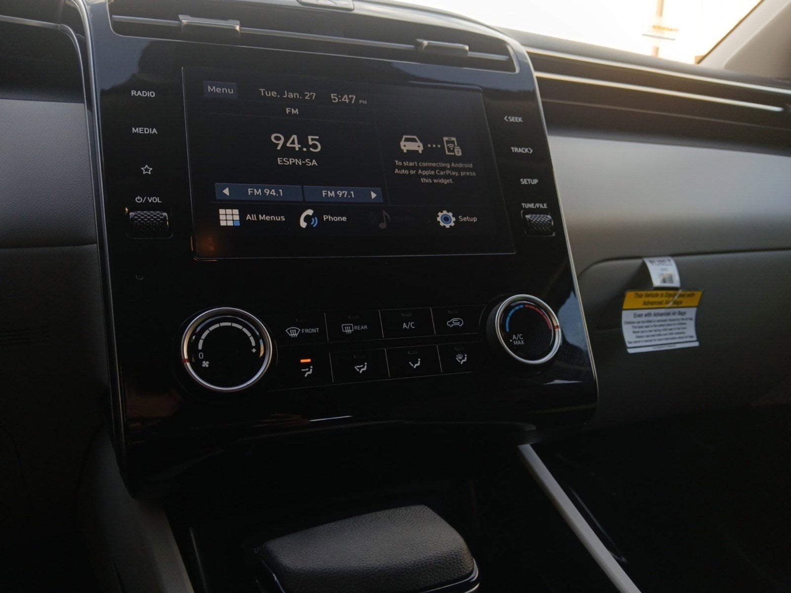 2023 Hyundai TUCSON SE