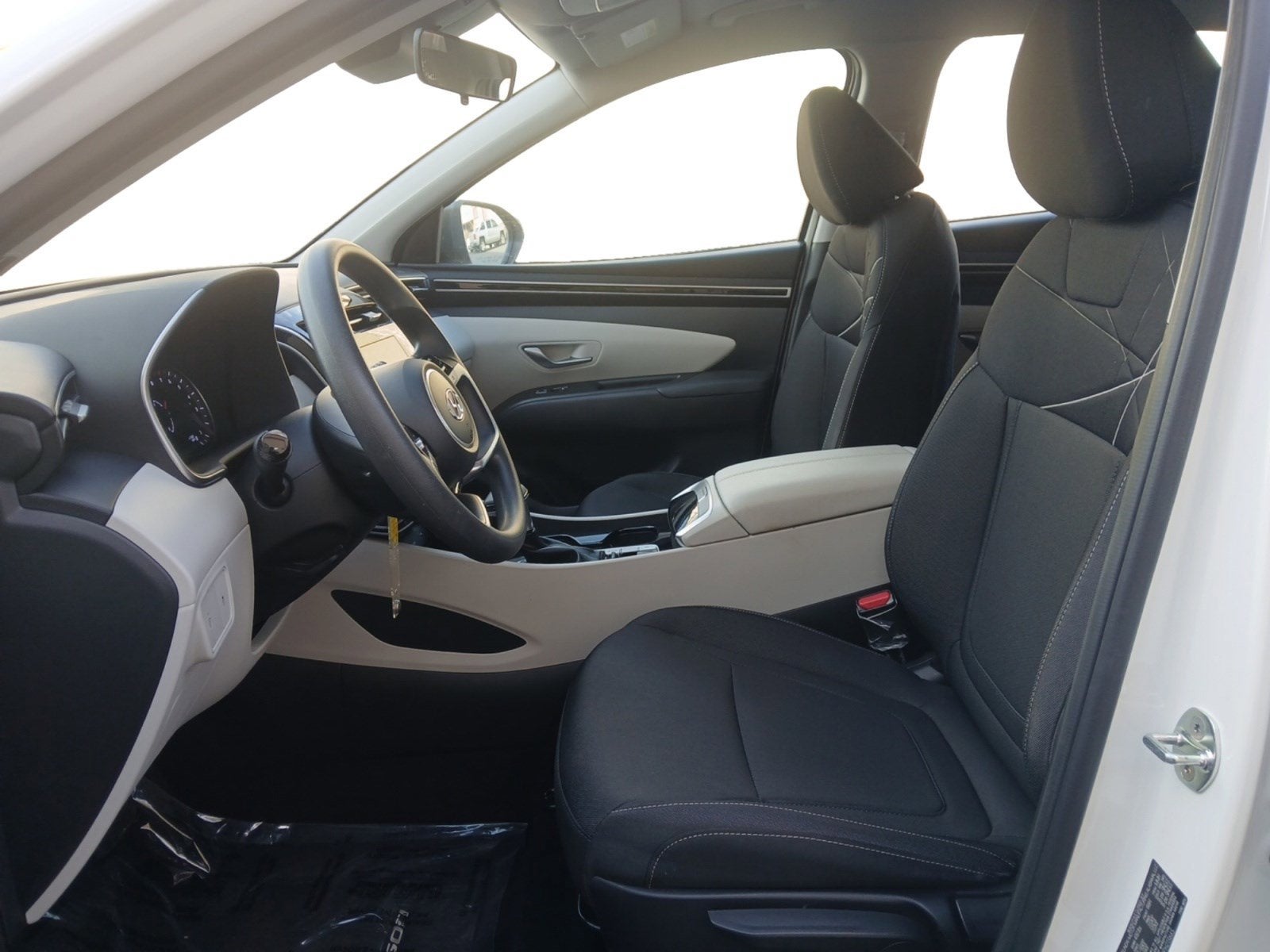 2023 Hyundai TUCSON SE