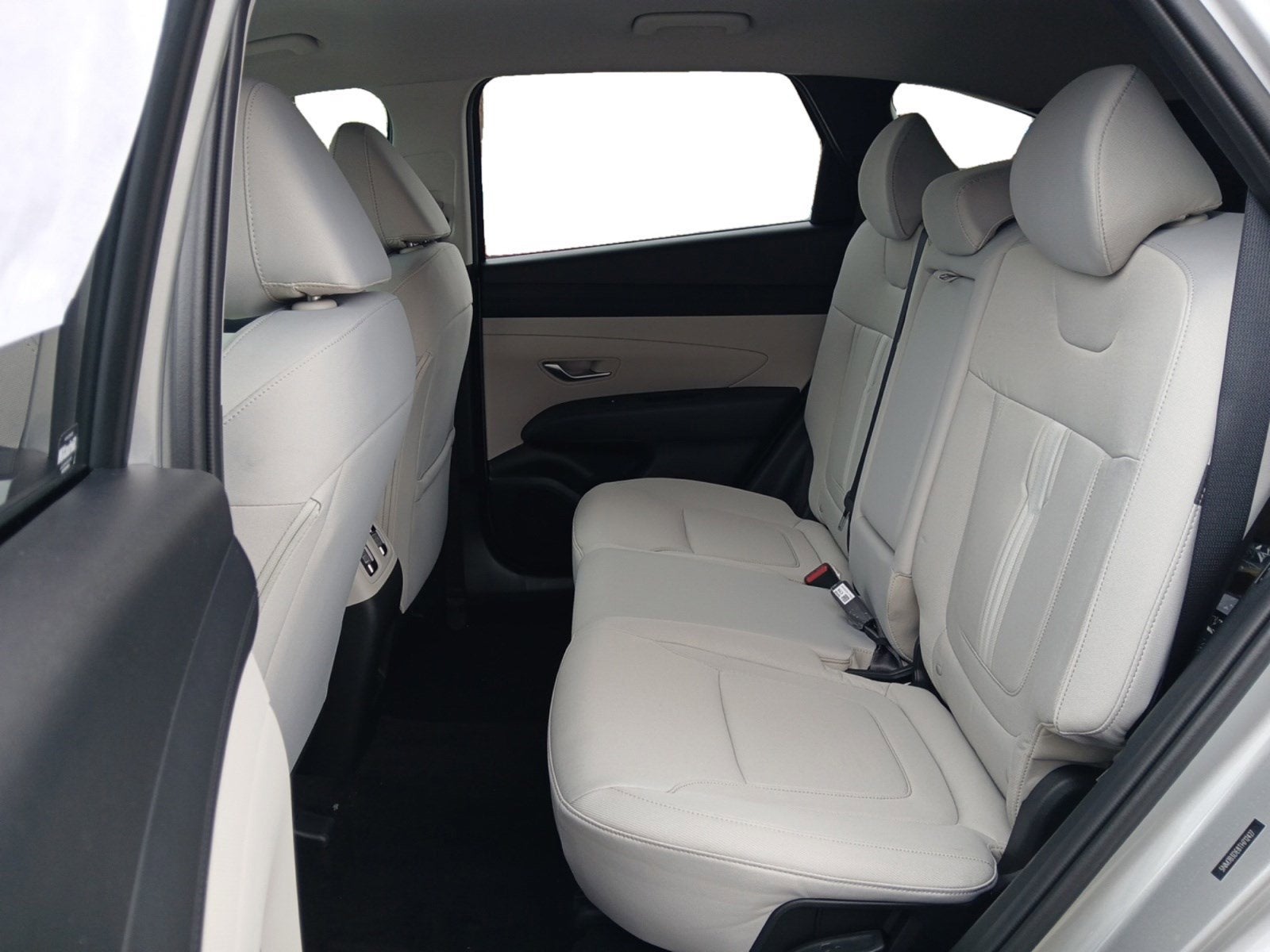 2026 Hyundai TUCSON SEL W/ HEATED FRONT SEATS & POWER LIFTGATE