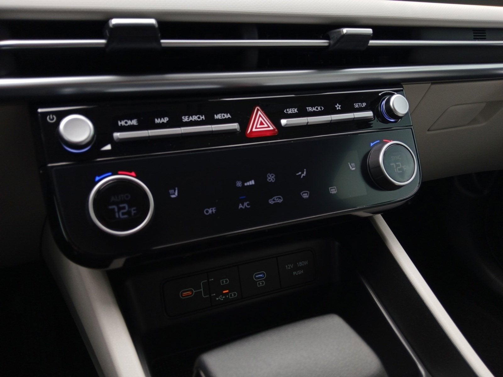 2026 Hyundai TUCSON SEL W/ HEATED FRONT SEATS & POWER LIFTGATE