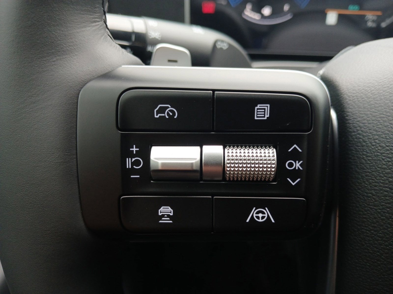 2026 Hyundai SANTA FE HYBRID SE W/ 3RD ROW & SMART CRUISE CONTROL