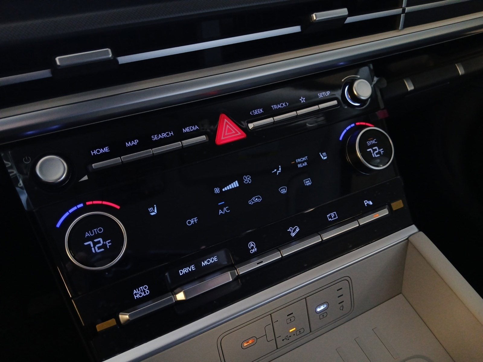 2026 Hyundai SANTA FE SEL 3RD ROW W/ SMART CRUISE CONTROL & 18" ALLOY WHEELS