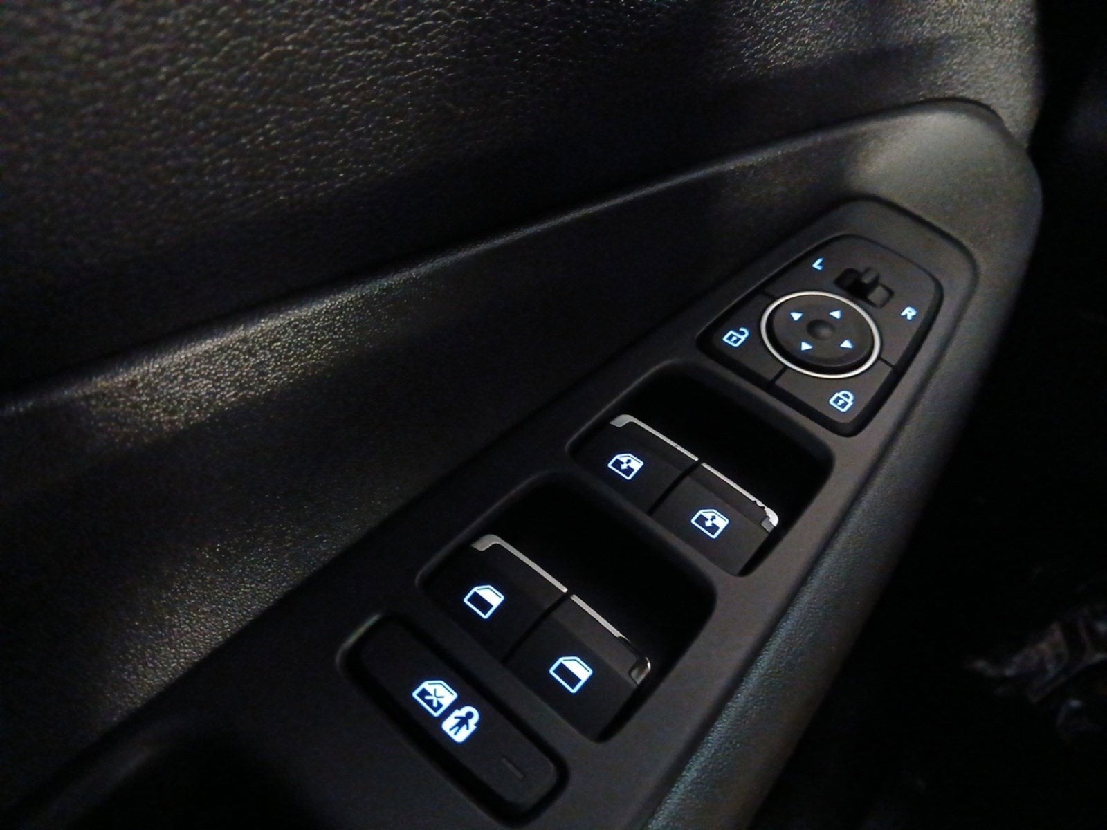 2023 Hyundai SANTA FE SEL W/ HEATED FRONT SEATS & TOW HITCH