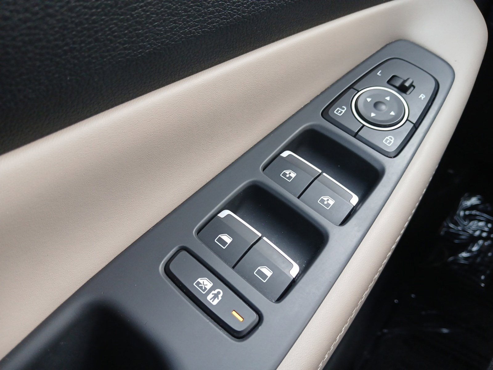 2023 Hyundai SANTA FE SEL W/ PANORAMIC SUNROOF & SMART POWER LIFTGATE