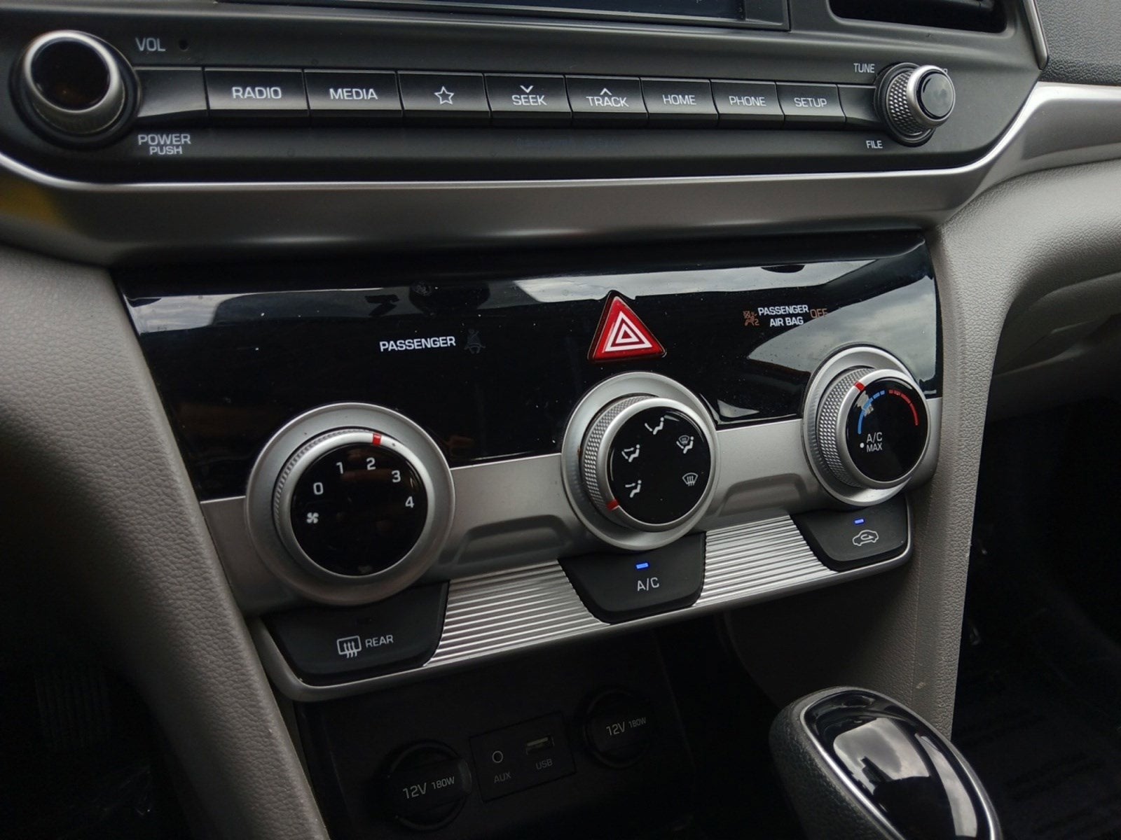 2019 Hyundai ELANTRA SEL W/ REARVIEW CAMERA AND DYNAMIC GUIDELINES