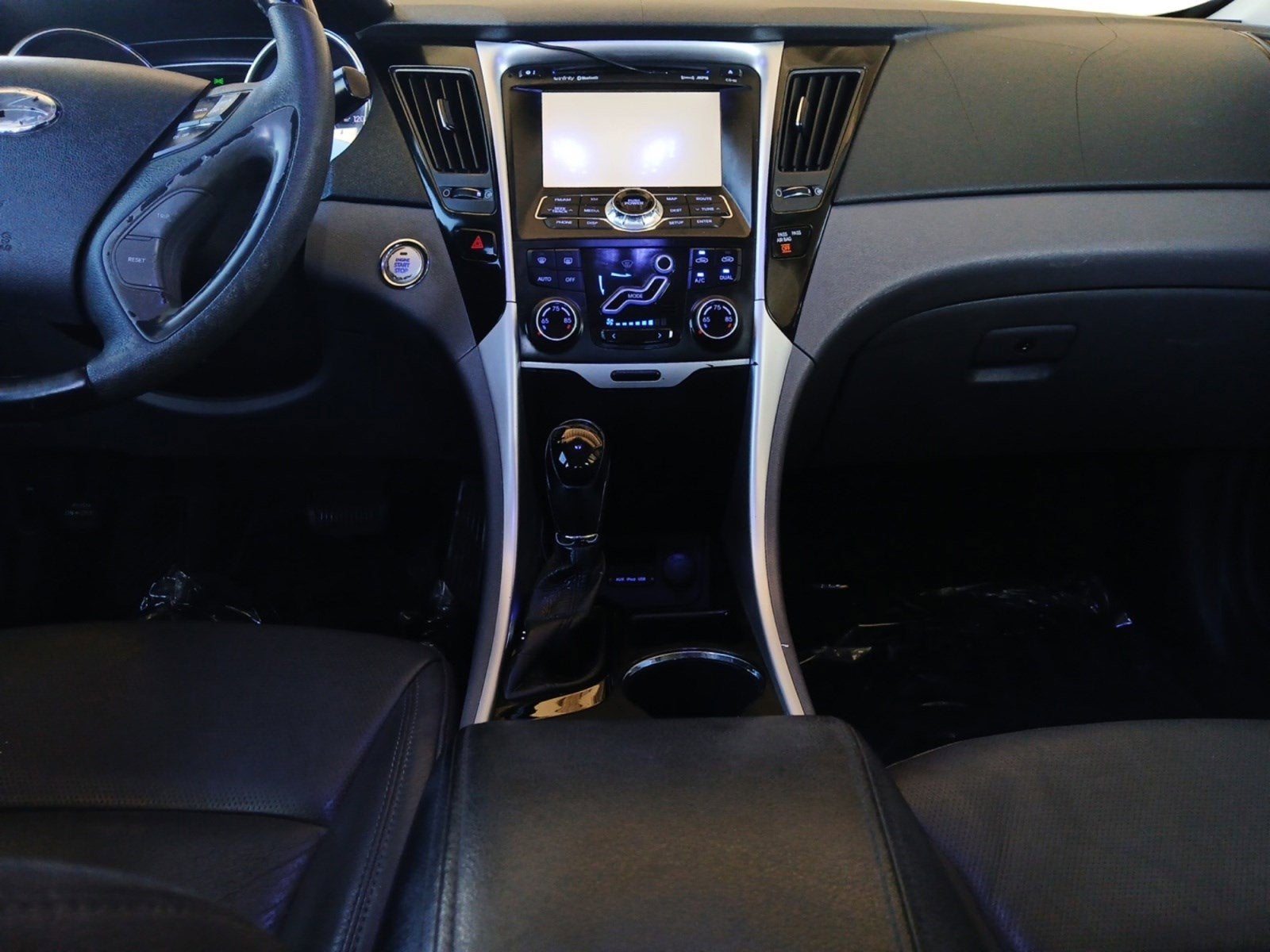 2011 Hyundai SONATA Limited W/ HEATED FRONT SEATS & POWER SUNROOF