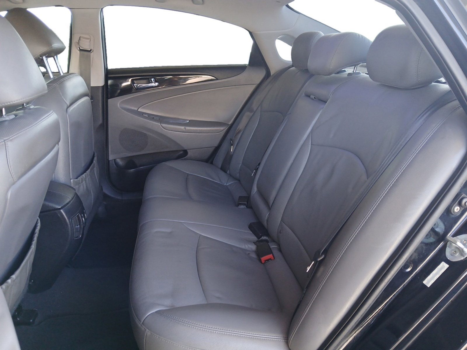 2011 Hyundai SONATA Limited W/ HEATED FRONT SEATS & POWER SUNROOF