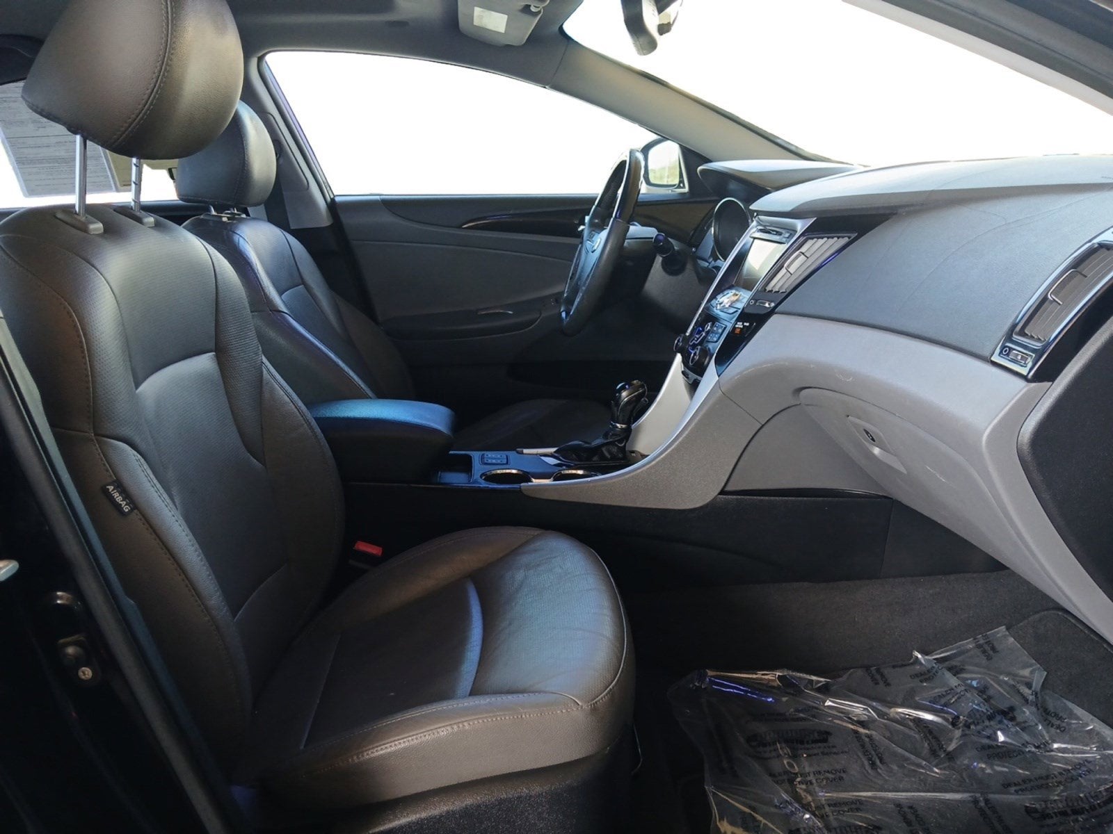 2011 Hyundai SONATA Limited W/ HEATED FRONT SEATS & POWER SUNROOF