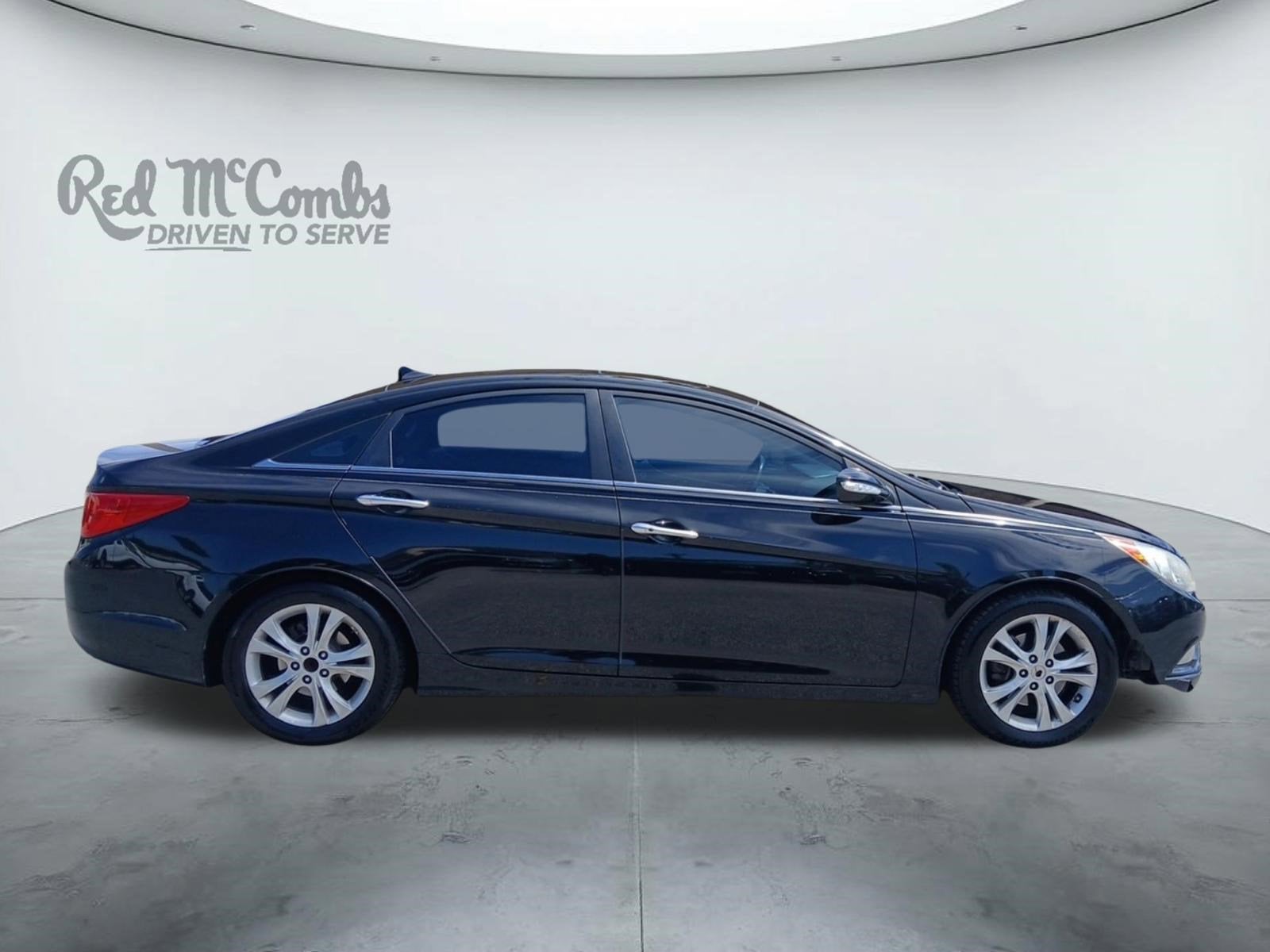 2011 Hyundai SONATA Limited W/ HEATED FRONT SEATS & POWER SUNROOF