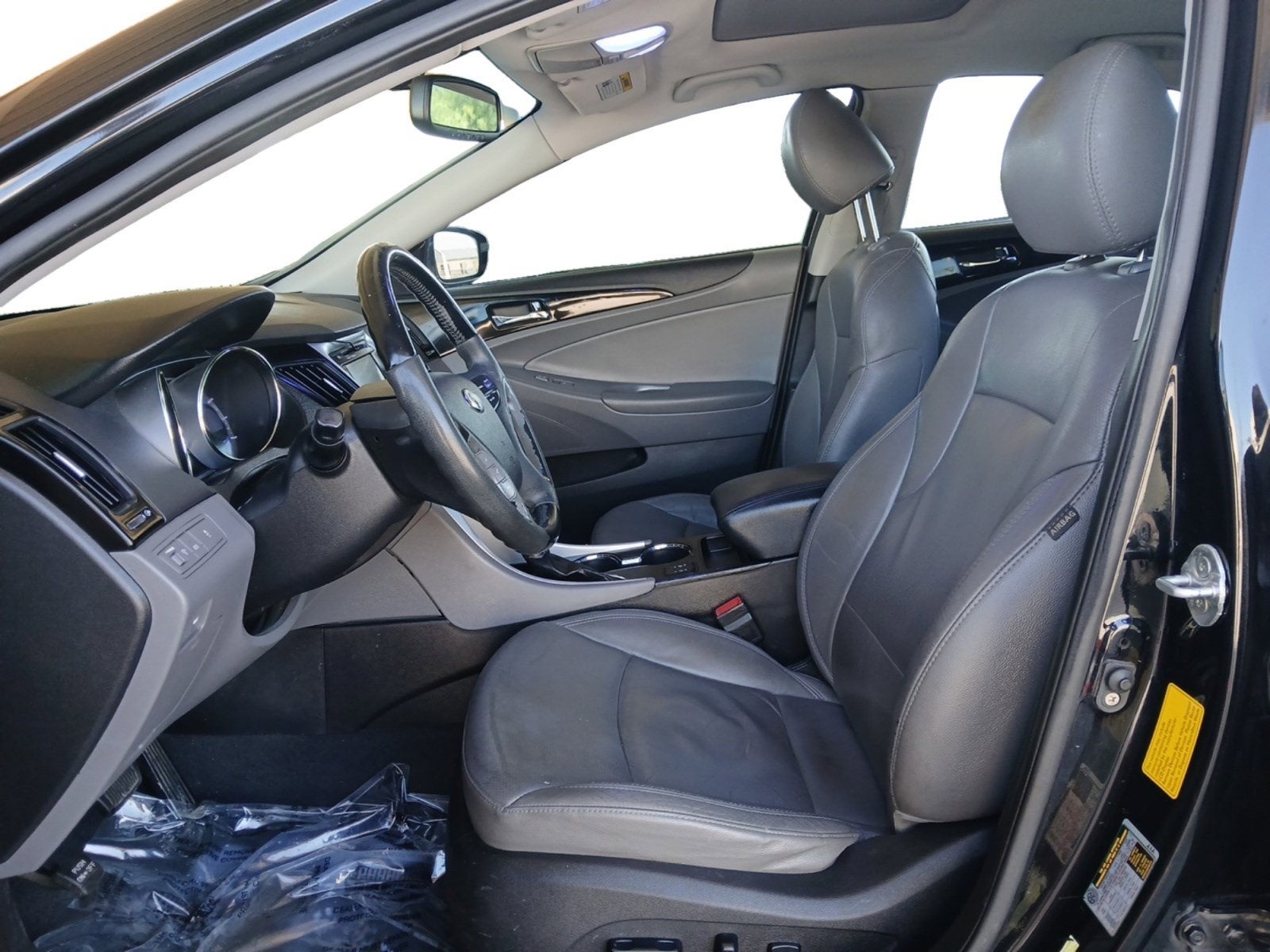 2011 Hyundai SONATA Limited W/ HEATED FRONT SEATS & POWER SUNROOF