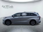 2021 Toyota Sienna LE 8 PASSENGER & AUTO LATCH LIFTGATE