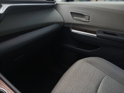 2021 Toyota Sienna LE 8 PASSENGER & AUTO LATCH LIFTGATE