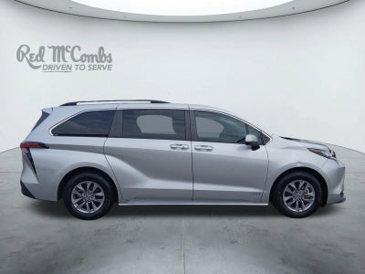 2021 Toyota Sienna LE 8 PASSENGER & AUTO LATCH LIFTGATE